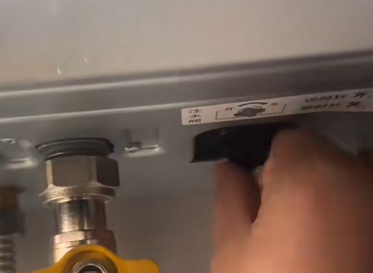 博世G6追光版壁挂炉补水操作方法与注意事项