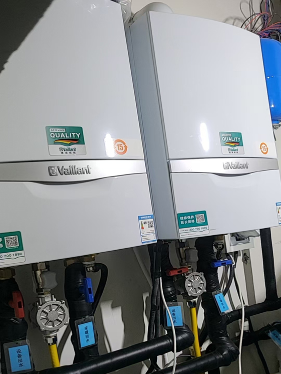 顺义后沙峪莱蒙湖别墅威能48KW壁挂炉安装案例