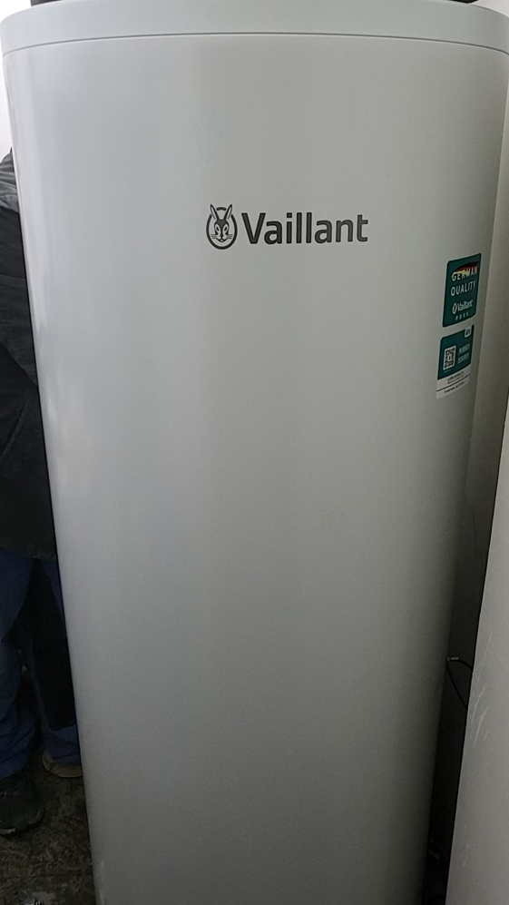 顺义后沙峪莱蒙湖别墅威能48KW壁挂炉安装案例