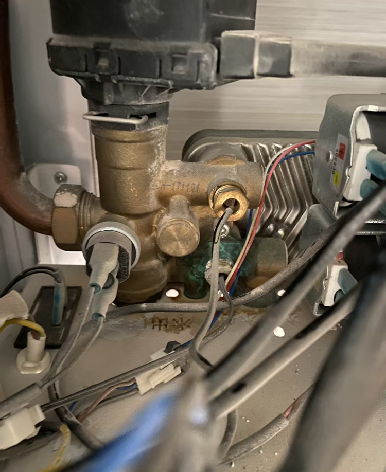 壁挂炉电动三通阀故障